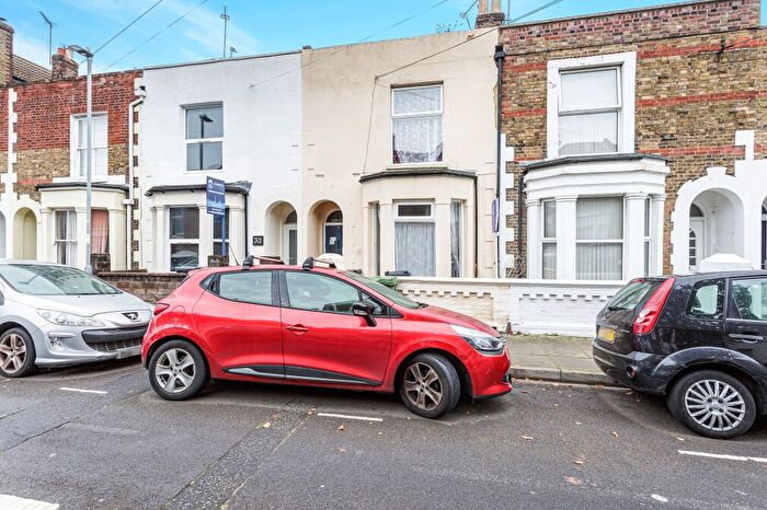 1 Bedroom Property To Rent In Britannia Road, PO5