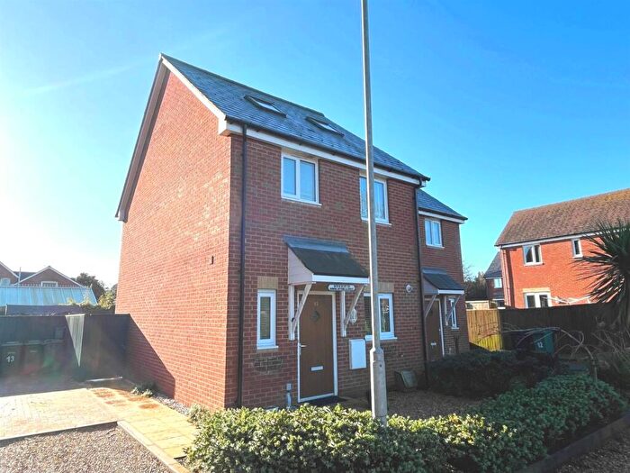 3 Bedroom Semi-Detached House For Sale In Old School Close, Freshwater, PO40