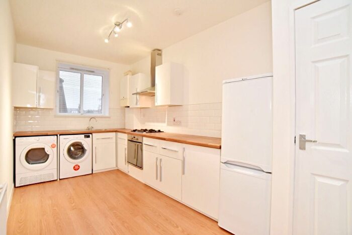 2 Bedroom Flat To Rent In Whitehall Road, Rosemount, Aberdeen, AB25