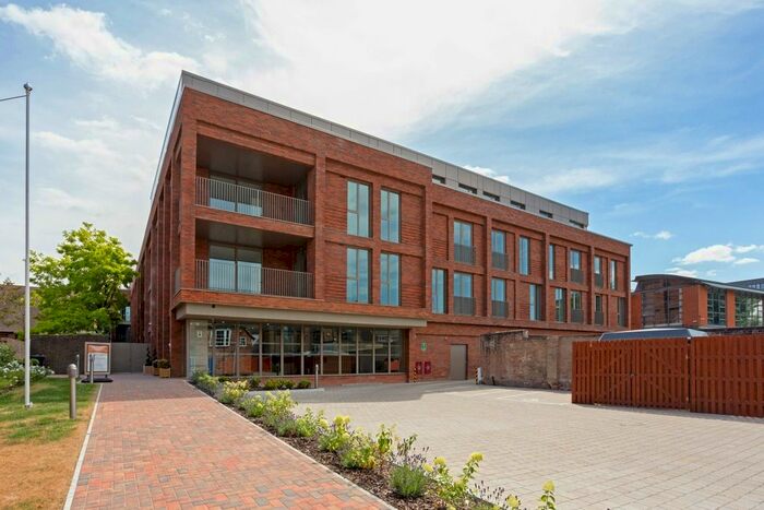 1 Bedroom Flat To Rent In Oddfellows Road, Newbury, RG14