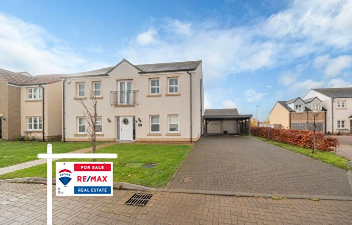 5 Bedroom Detached House For Sale In Beech Path East Calder, EH53