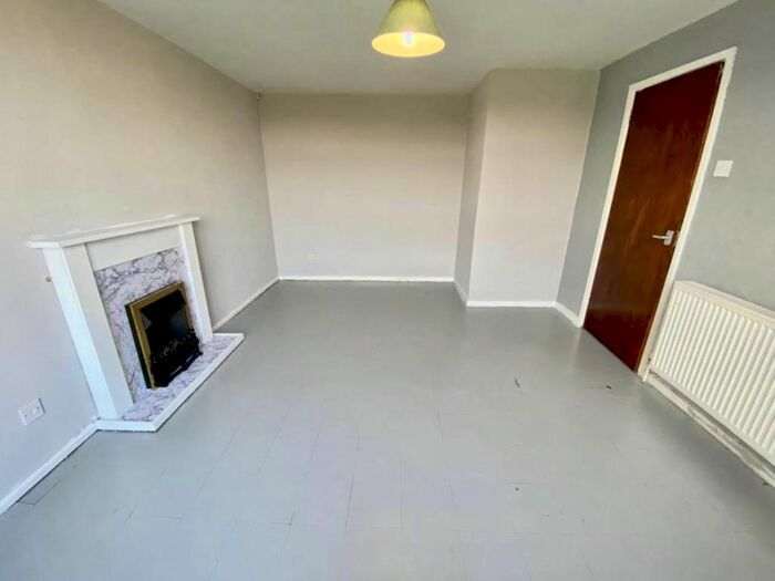 3 Bedroom Property To Rent In Stone Inge, High Green, Sheffield, S35