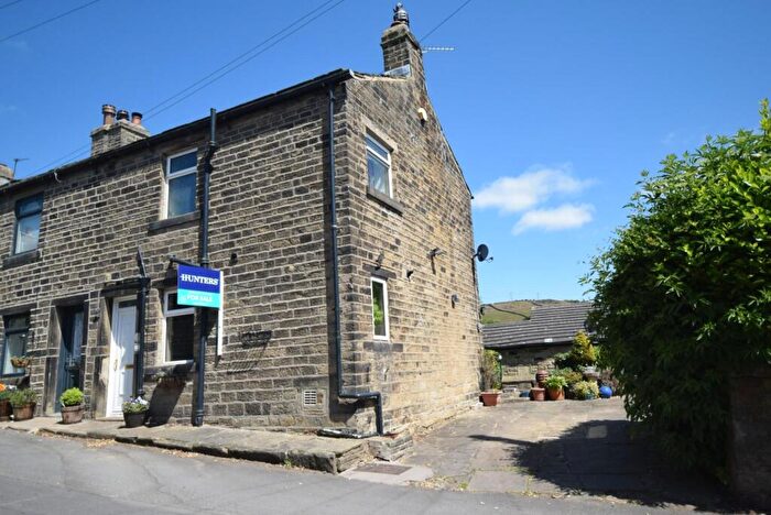 2 Bedroom End Of Terrace House For Sale In Green End Road, East Morton, BD20