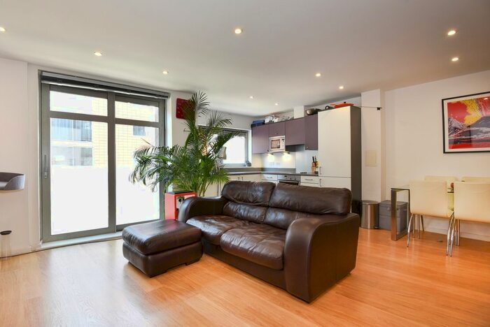 2 Bedroom Flat To Rent In Tanner Street, London, SE1
