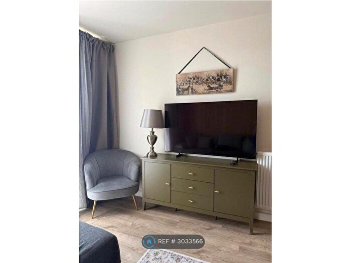 2 Bedroom Flat To Rent In North End Road, Wembley, HA9