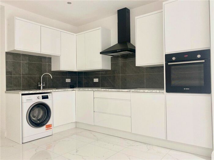 2 Bedroom Flat To Rent In Whitton Dene, Isleworth, TW7