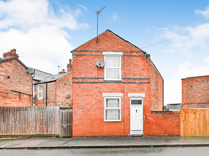 2 Bedroom Detached House For Sale In Whittier Road, Nottingham, NG2