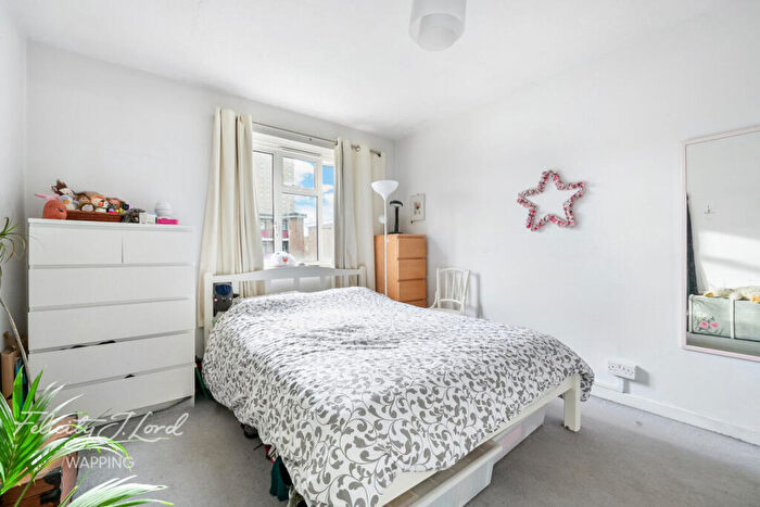 2 Bedroom Flat For Sale In Jubilee Street, London, E1