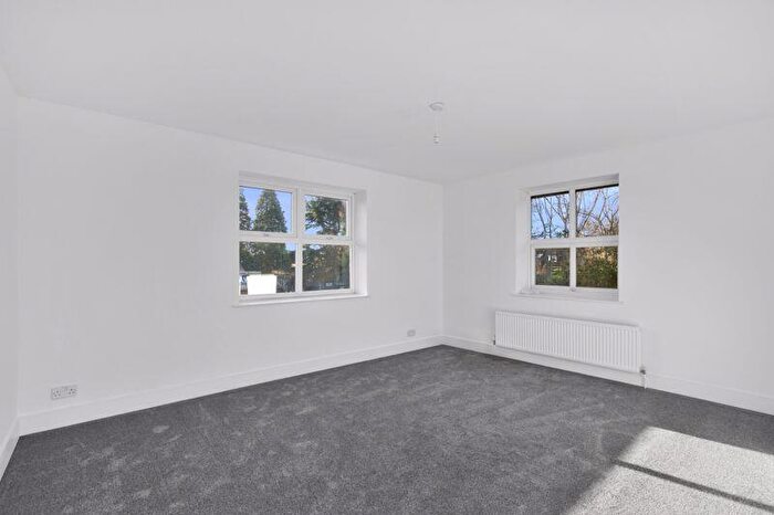 2 Bedroom Flat For Sale In High Street, Henfield, BN5