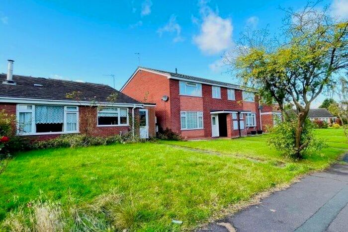 3 Bedroom Bungalow To Rent In Shepherd Close, Lichfield, WS13