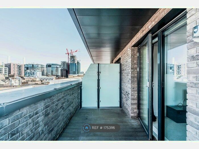 2 Bedroom Flat To Rent In St. Josephs Street, London, SW8