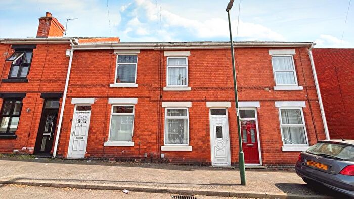 3 Bedroom Terraced House To Rent In Latham Street, NG6