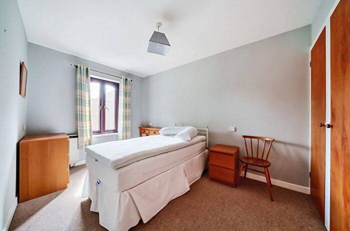 1 Bedroom Flat For Sale In Roman Row, Bishops Waltham, Southampton, Hampshire, SO32
