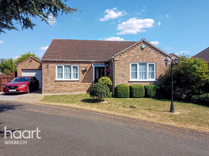 2 Bedroom Detached Bungalow For Sale In Woodford Gardens, Gorefield, PE13