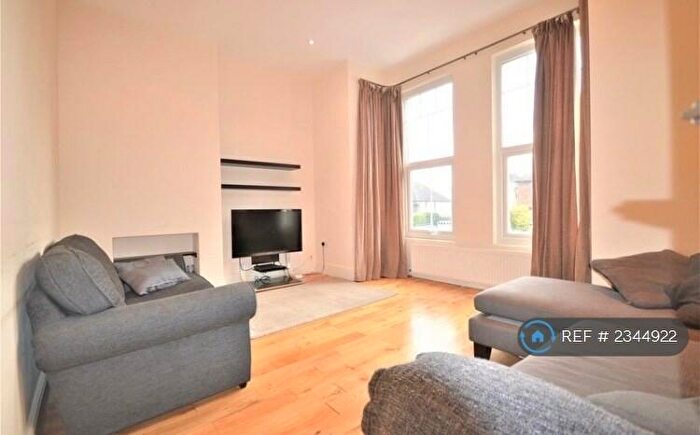 2 Bedroom Flat To Rent In Park Road, High Barnet, Barnet, EN5