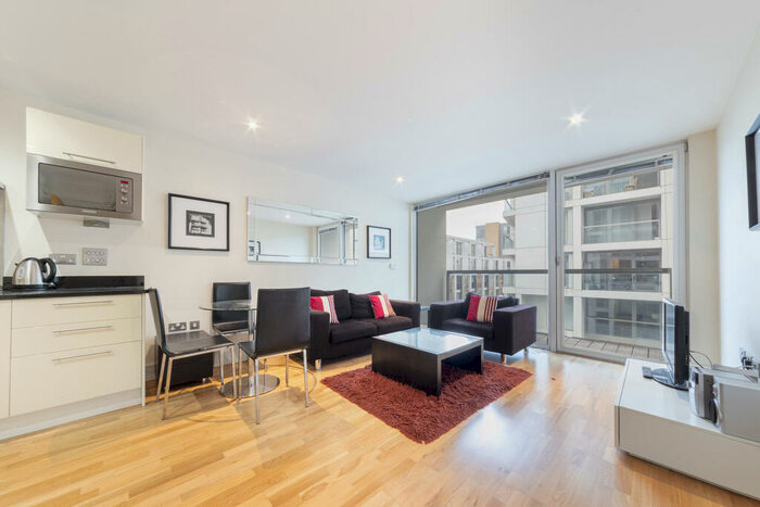 1 Bedroom Apartment To Rent In Lanterns Way, London, E14