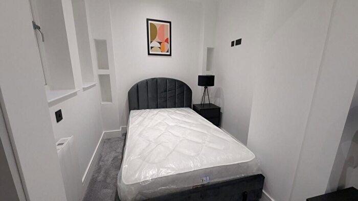 2 Bedroom Apartment To Rent In Picture House Apartment, Long Row, NG1