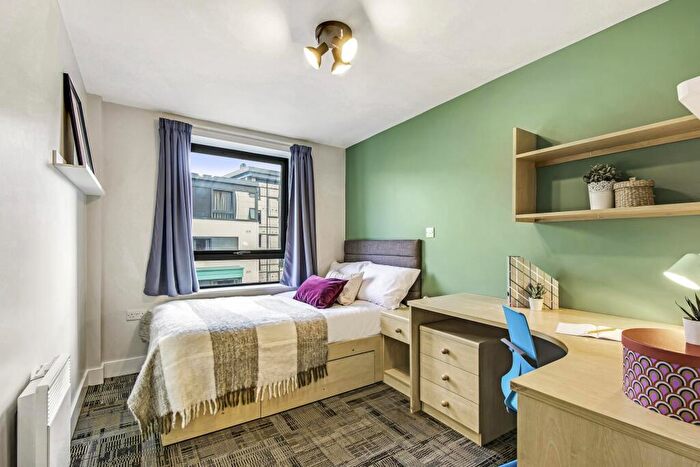 6 Bedroom Private Halls To Rent In Burley Road, Leeds, LS3