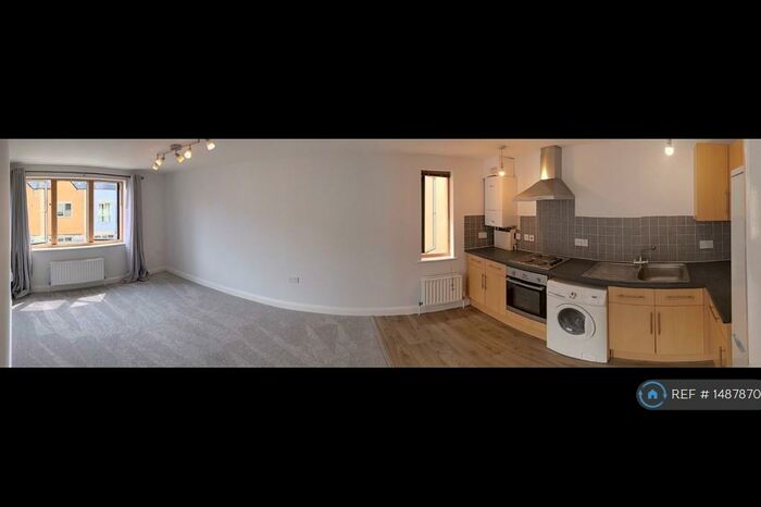 2 Bedroom Flat To Rent In Compass House, Bristol, BS3