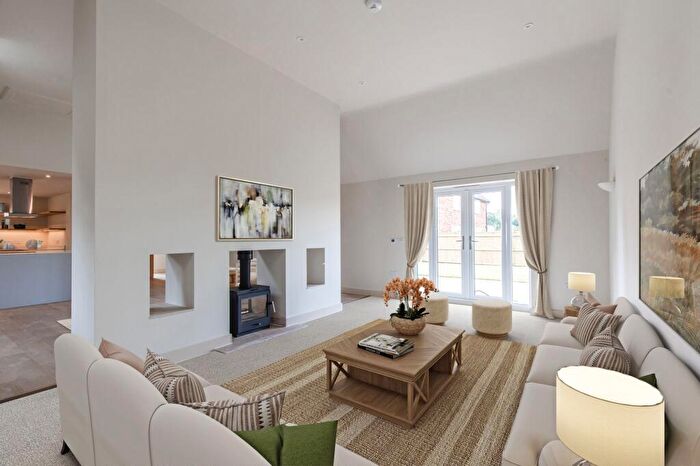 4 Bedroom Detached House For Sale In Bedrooms To Both Floors - Fabulous Corner Plot, NR20