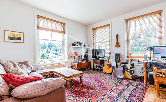 1 Bedroom Flat To Rent In Hillfield Avenue, Crouch End, London, N8