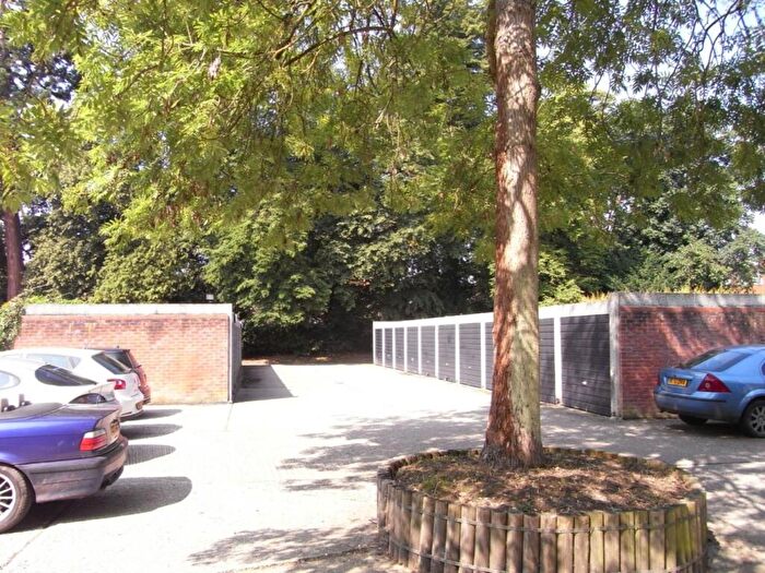 2 Bedroom Apartment To Rent In Westcote Road, Reading, Berkshire, RG30