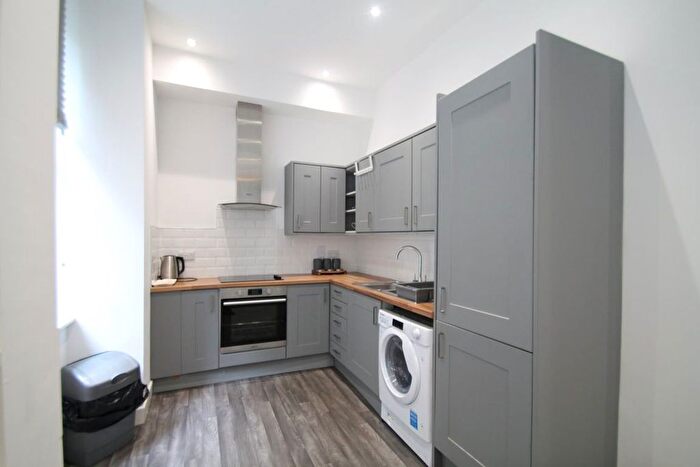 2 Bedroom Flat To Rent In Garland Place, Dundee, DD3