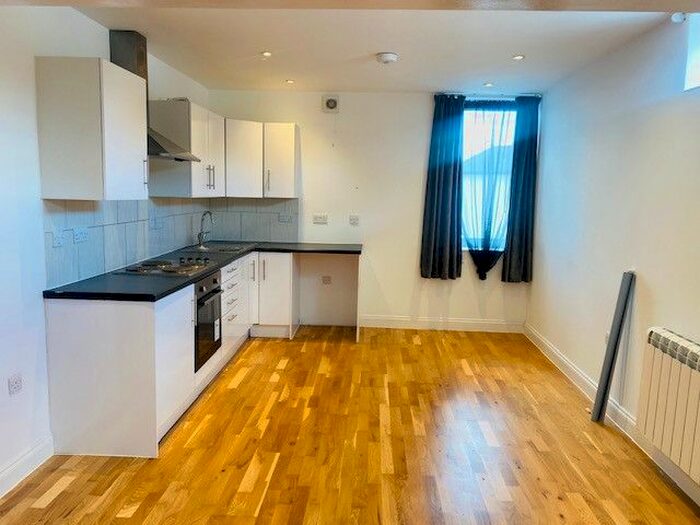 1 Bedroom Flat To Rent In Triminious House, Ballards Mews, Edgware, Greater London, HA8