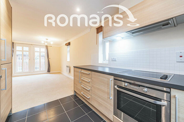 2 Bedroom Apartment To Rent In Gabriels Square, Lower Earley, RG6