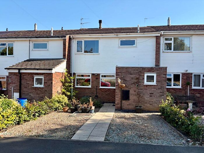 3 Bedroom Town House To Rent In Barton Road, Osbaston, Nuneaton, CV13