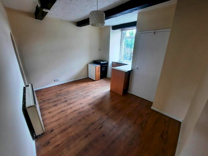 2 Bedroom Flat To Rent In Heath Street, Golborne, Warrington, WA3