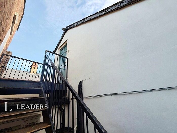 Flat To Rent In High Street, Chatteris, Cambridgeshire, PE16