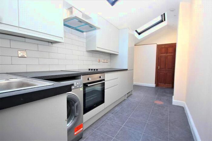3 Bedroom Maisonette To Rent In Goldings Hill, Loughton, Essex, IG10