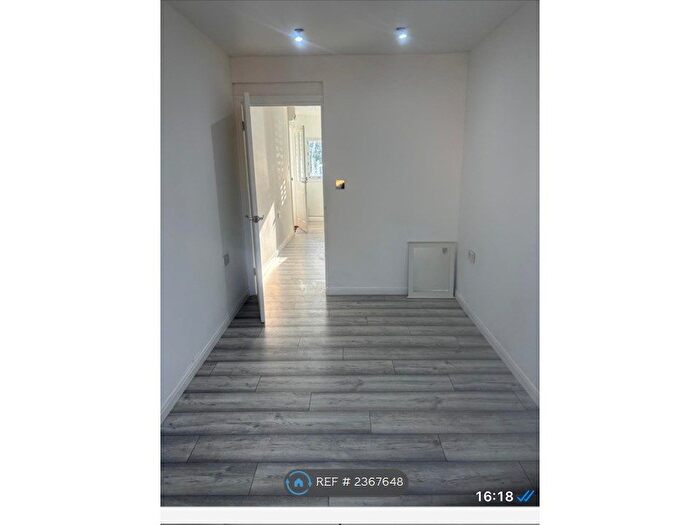 Studio To Rent In Wilmot Road, Slough, SL1