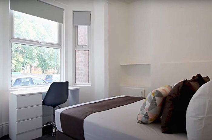 5 Bedroom Semi-Detached House To Rent In Bentinck Road, Nottingham, NG7