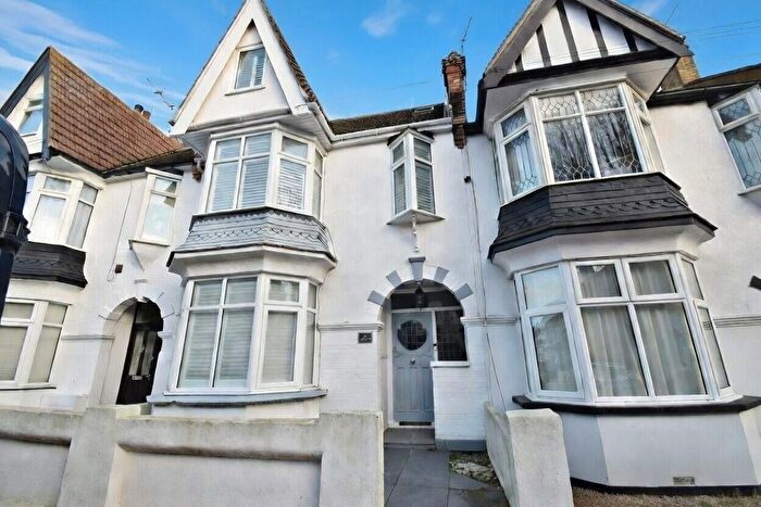 5 Bedroom Terraced House To Rent In Leighton Avenue, Leigh-On-Sea, SS9