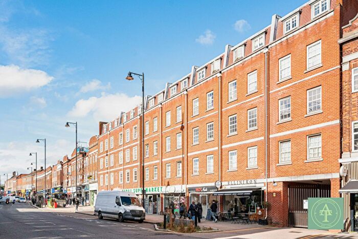 2 Bedroom Flat For Sale In Chase Side, Southgate, London, N14