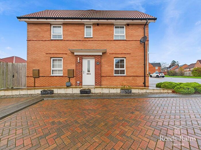 3 Bedroom Semi-Detached House For Sale In Owen Close, Cottingham, East Yorkshire, HU16