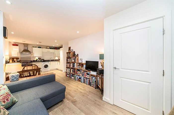 1 Bedroom Flat For Sale In Sancroft Street, Kennington, SE11
