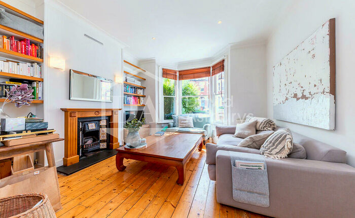 1 Bedroom Apartment To Rent In Inderwick Road, Crouch End, London, N8