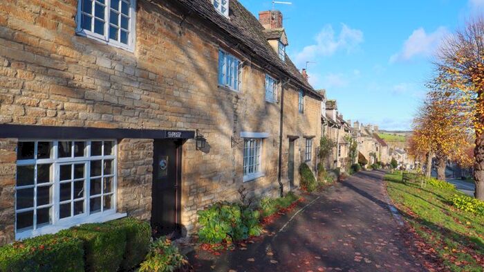 2 Bedroom Cottage To Rent In The Hill, Burford, OX18