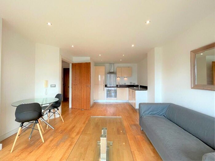 1 Bedroom Flat To Rent In Gotts Road, Leeds, LS12