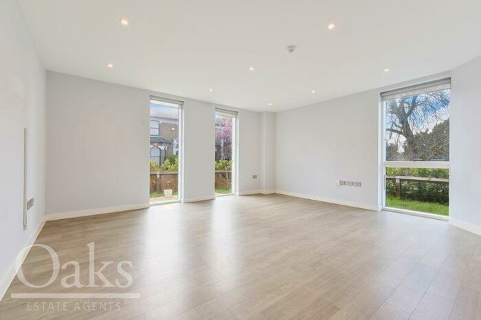 2 Bedroom Flat To Rent In Blunt Road, South Croydon, CR2