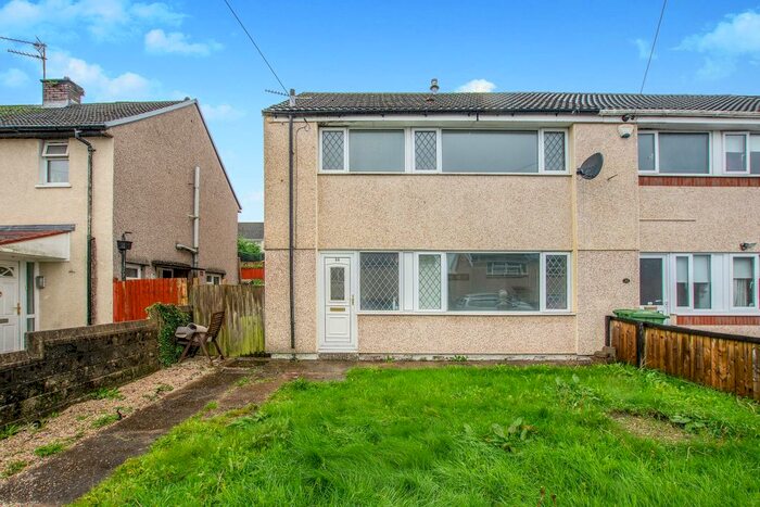 3 Bedroom Property To Rent In Moorland Crescent, Pontypridd, CF38