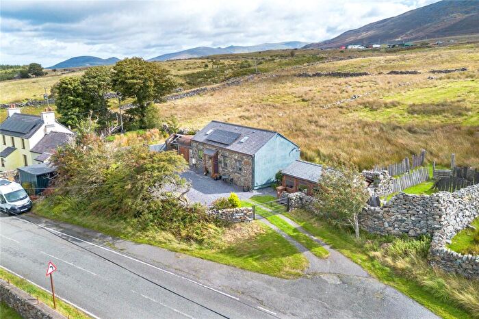 2 Bedroom Detached House For Sale In Deiniolen, Caernarfon, Gwynedd, LL55