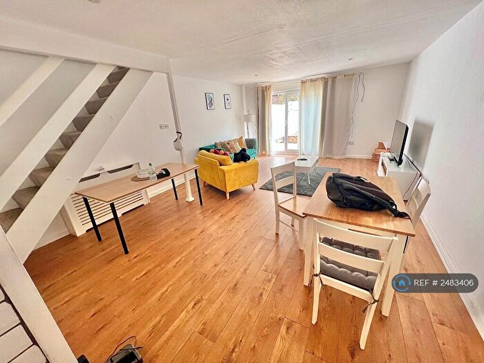 4 Bedroom Terraced House To Rent In Surr Street, London, N7