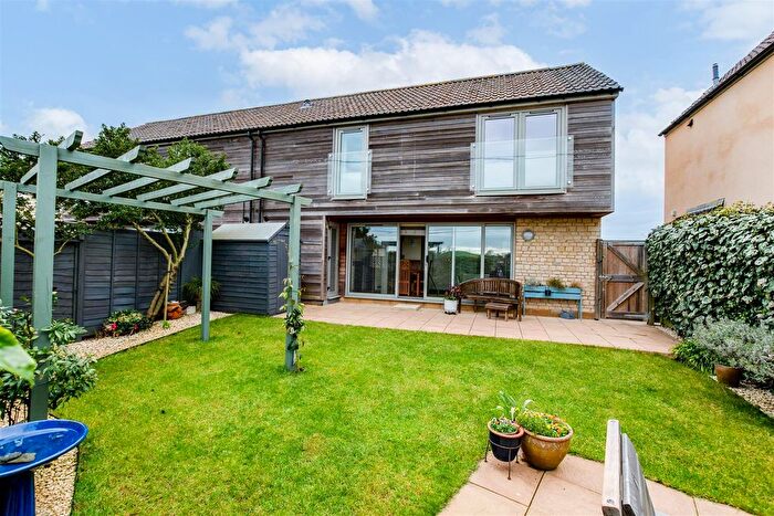 3 Bedroom End Of Terrace House For Sale In Bath Road, Farmborough, Bath, BA2
