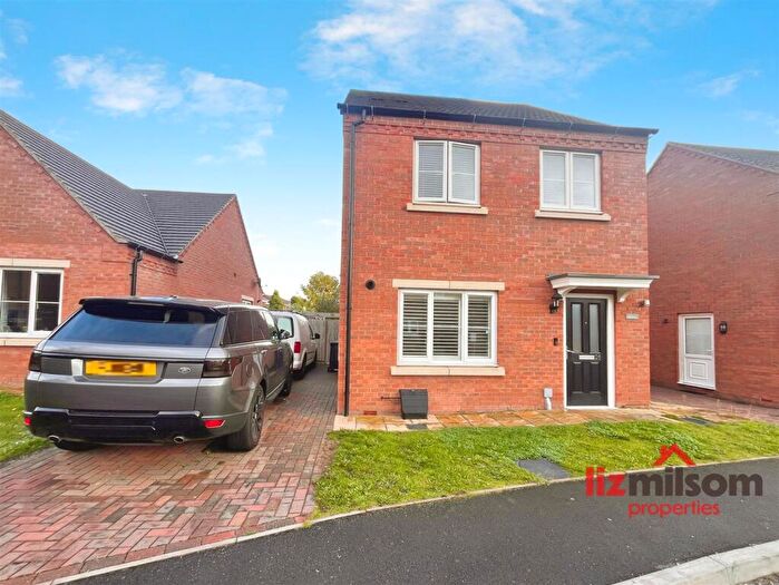 3 Bedroom Detached House For Sale In Staley Close, Swadlincote, DE11