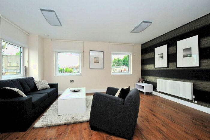2 Bedroom Flat To Rent In Trs Apartments, Southall, UB2