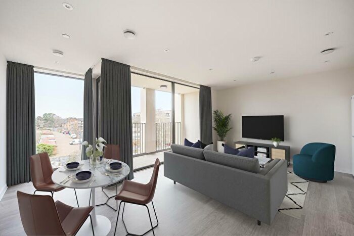1 Bedroom Flat To Rent In Woking, Surrey, GU22